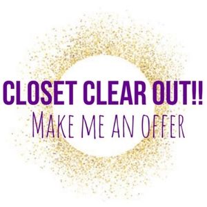 💥 Closet clear out! Make an offer! 💥